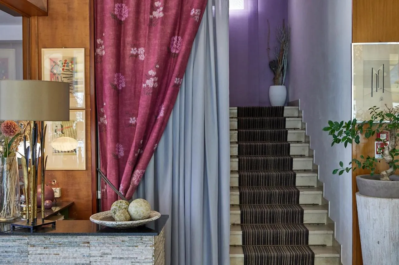 Hotel Spring Римини