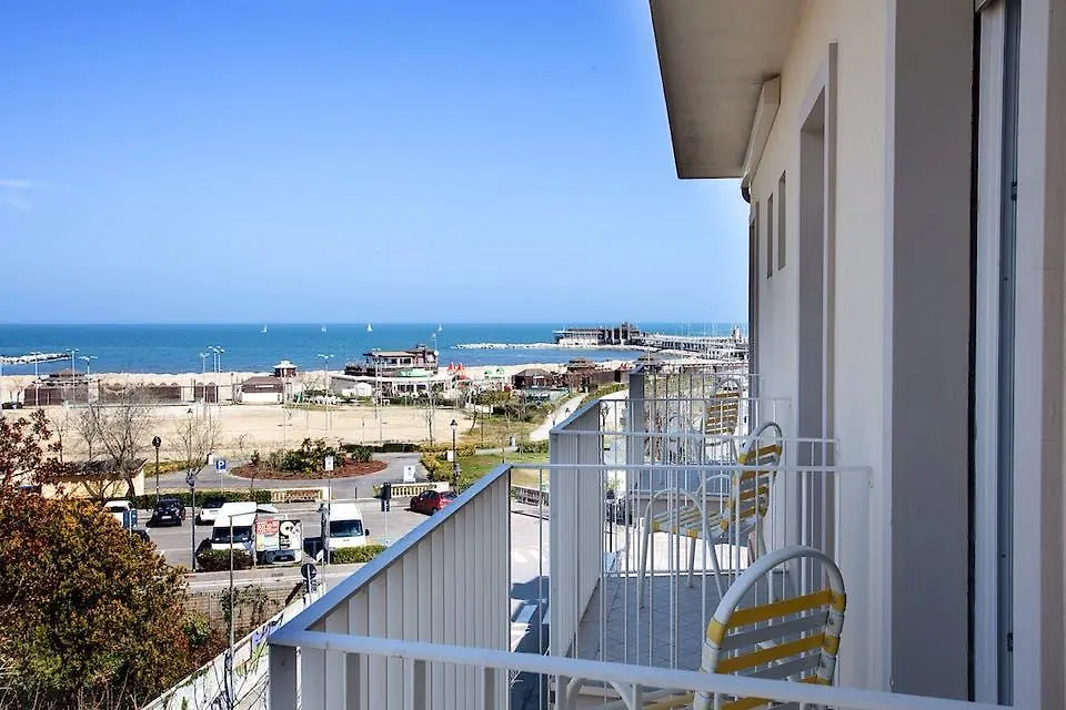 Hotel Spring Rimini 3*,